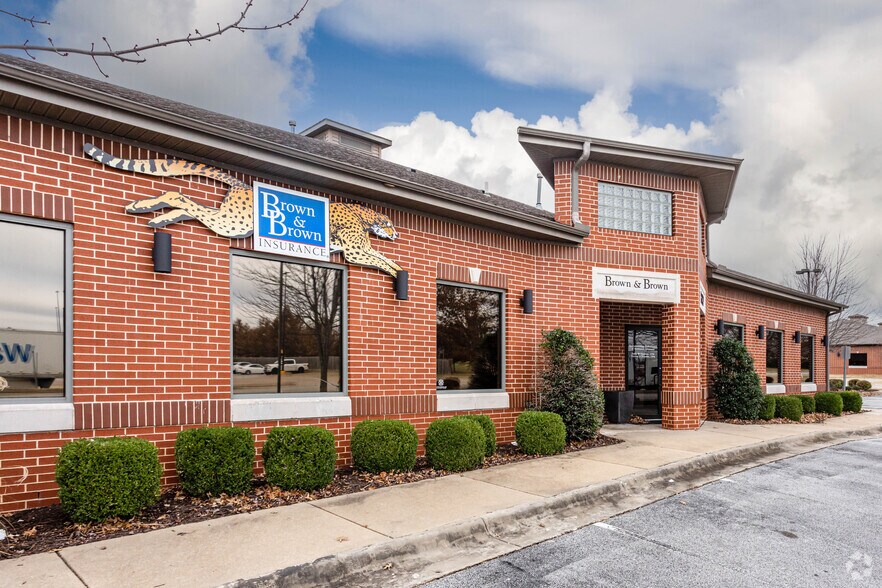 1479 Executive Pl, Springdale, AR à vendre - Photo du bâtiment - Image 3 de 33