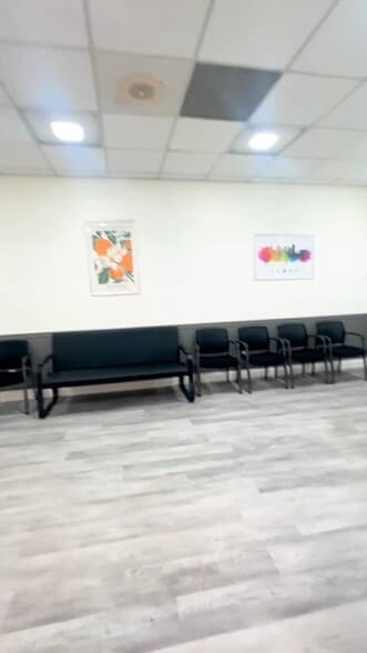 7108 N Nebraska Ave, Tampa, FL à vendre - Vidéo sur l’inscription commerciale - Image 2 de 7