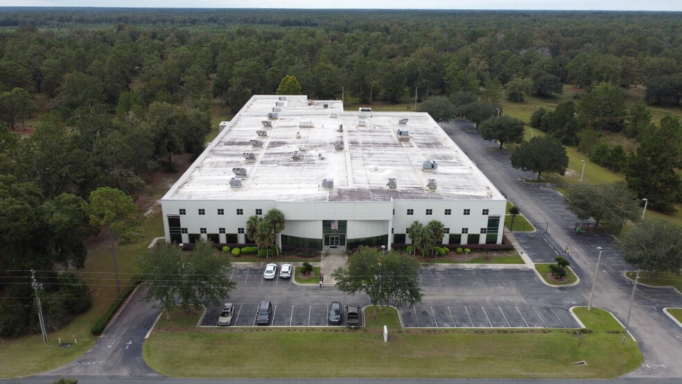509 Commerce Blvd, Crawfordville, FL for lease - Building Photo - Image 1 of 22