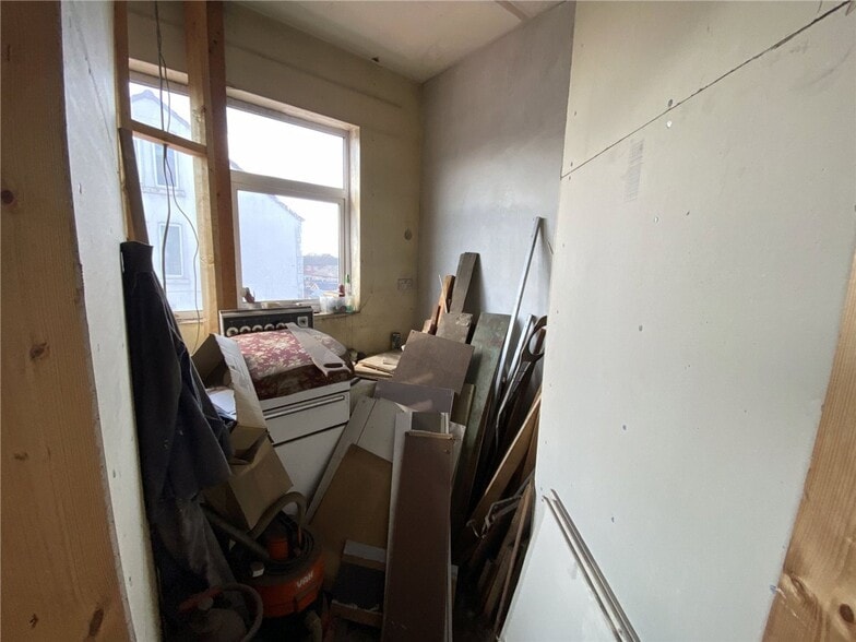 181A Pontefract Rd, Pontefract for sale - Interior Photo - Image 3 of 7
