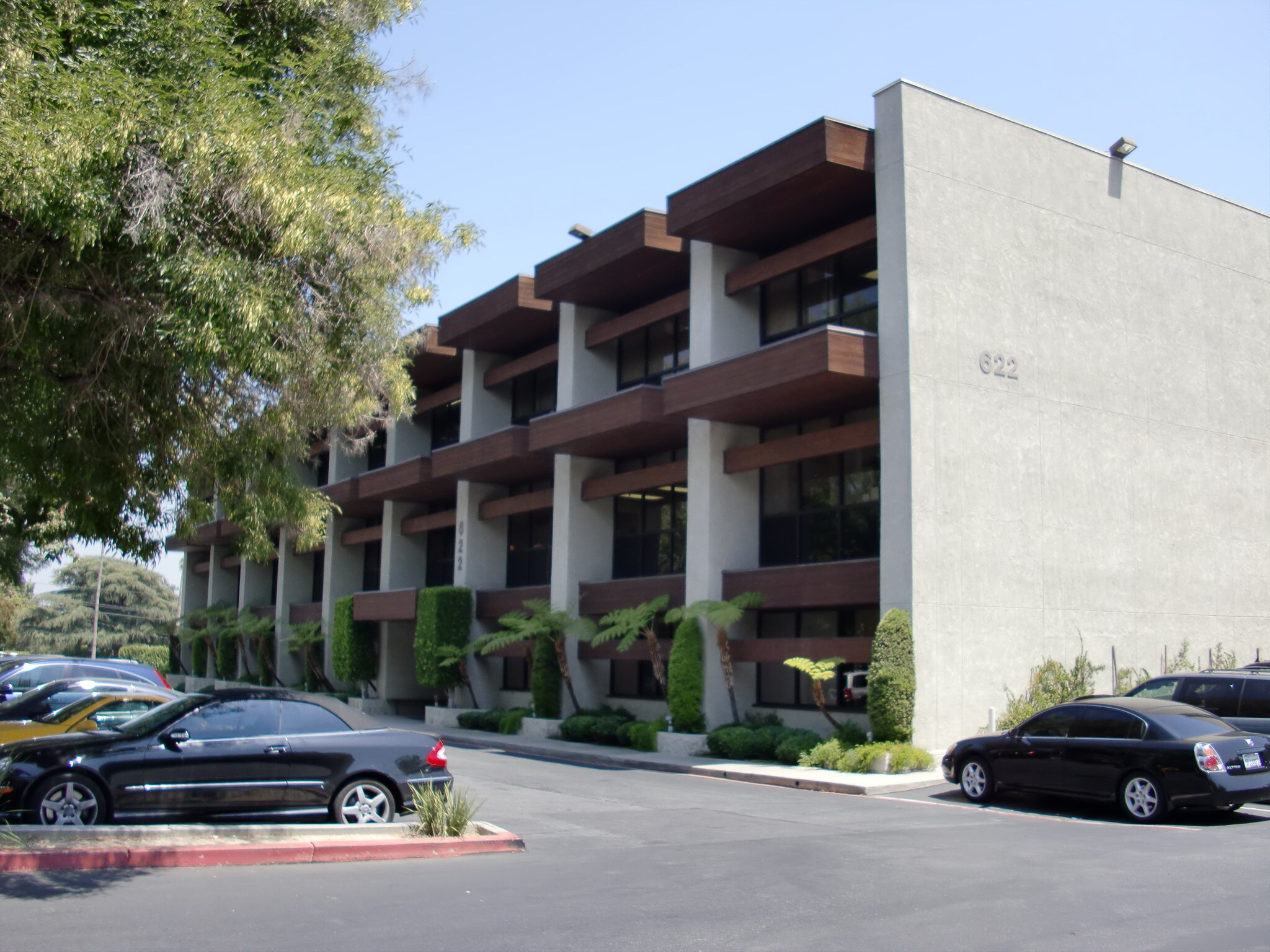 622 W Duarte Rd, Arcadia, CA à louer Photo du bâtiment- Image 1 de 2