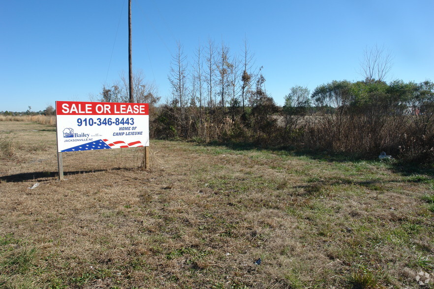 Piney Green Rd, Jacksonville, NC à vendre - Photo principale - Image 1 de 1