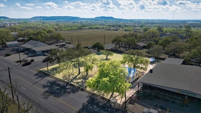 Plus de détails pour 1007 N Llano St, Fredericksburg, TX - Bureau à vendre