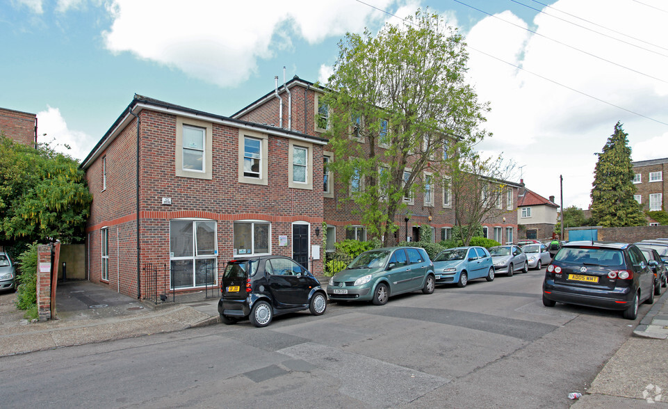 5-11 Briar Rd, Twickenham for lease - Primary Photo - Image 1 of 2