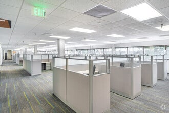 5130 Eisenhower Blvd, Tampa, FL for lease Interior Photo- Image 2 of 16