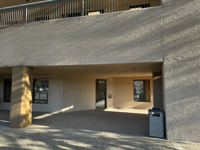 2101 W Wadley Ave, Midland, TX à louer - Photo du bâtiment - Image 2 de 4