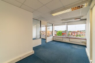 6-12 Gladstone Rd, Londres à louer Photo intérieure- Image 2 de 2