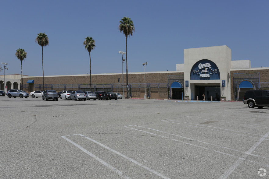 150 Carousel Mall, San Bernardino, CA for sale - Primary Photo - Image 1 of 1