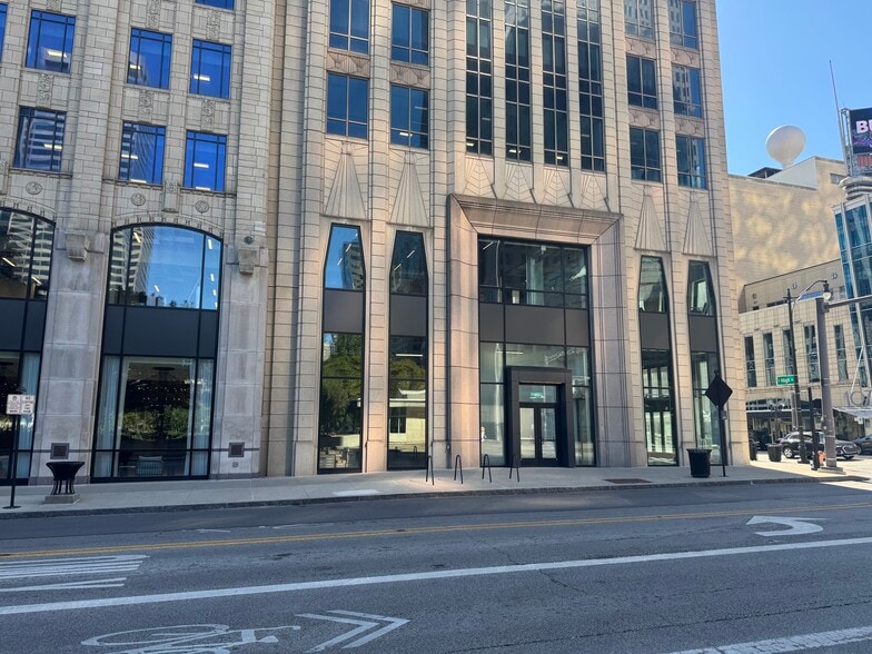 21 E State St, Columbus, OH for lease - Building Photo - Image 3 of 6