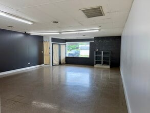 1904 Knob Creek Rd, Johnson City, TN for lease Interior Photo- Image 2 of 7