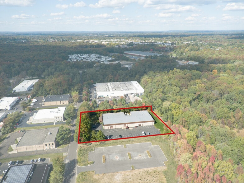 108 N Gold Dr, Robbinsville, NJ à louer - Aérien - Image 2 de 9