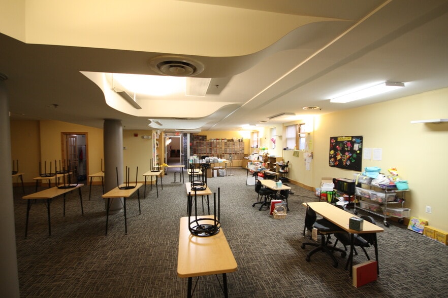 2200 Wisconsin Ave NW, Washington, DC for lease - Interior Photo - Image 3 of 18