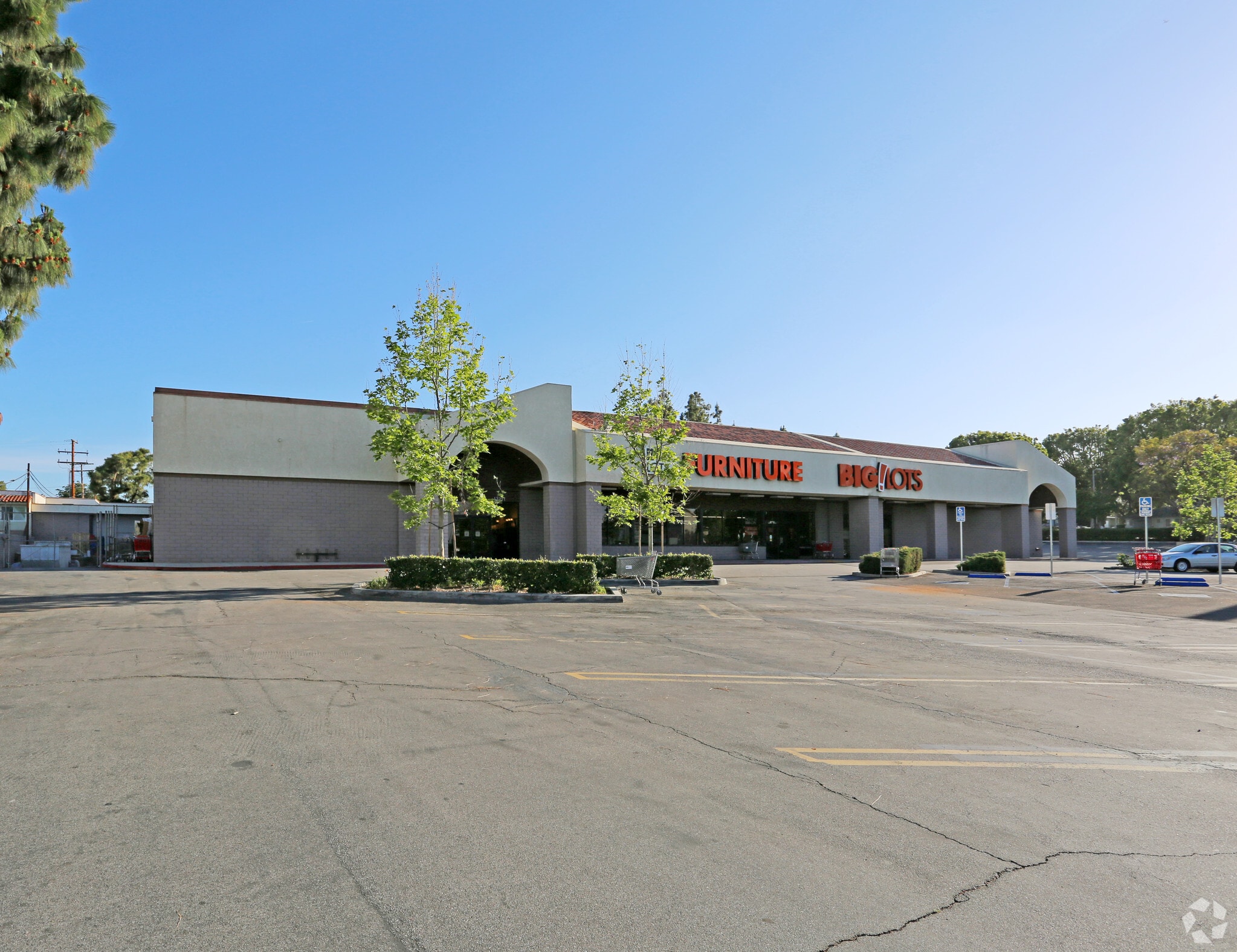 13241-13301 Whittier Blvd, Whittier, CA à louer Photo du bâtiment- Image 1 de 3