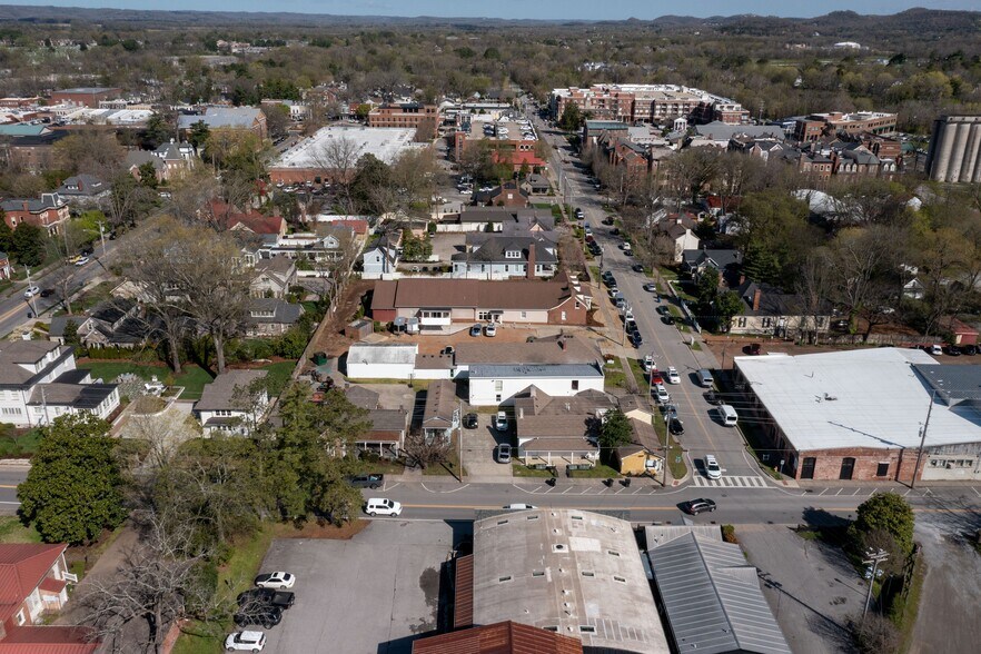 202 S Margin St, Franklin, TN à vendre - Photo du bâtiment - Image 3 de 13