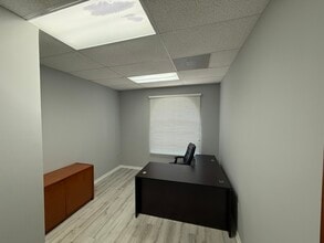 2185-2187 3rd St S, Jacksonville Beach, FL for lease Interior Photo- Image 2 of 6