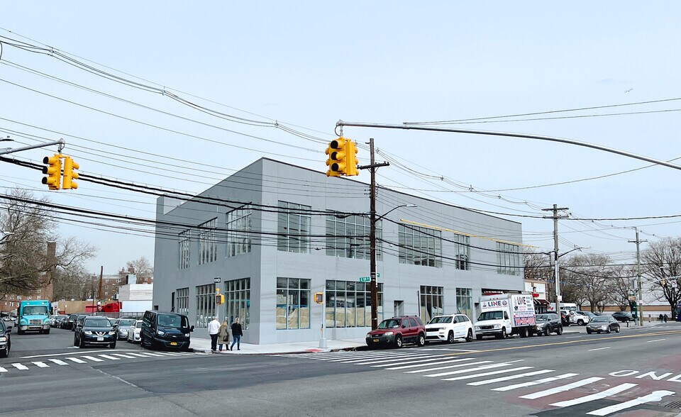 5901 Flatlands Ave, Brooklyn, NY à louer - Photo du bâtiment - Image 2 de 6