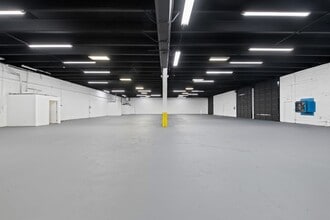 3501-3531 NW 19th St, Fort Lauderdale, FL à louer Photo intérieure- Image 2 de 12