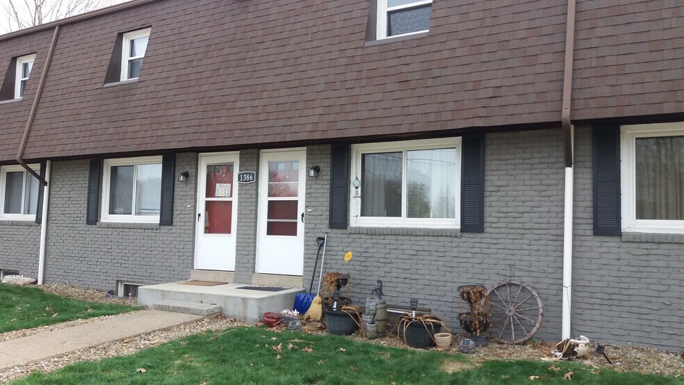 1386 Lincoln Dr, Monaca, PA à vendre - Photo du bâtiment - Image 2 de 10