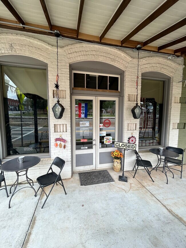 Plus de détails pour 9155 Gillsville Rd, Maysville, GA - Commerce de détail à vendre