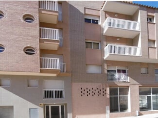 Plus de détails pour Multi-résidentiel à vendre