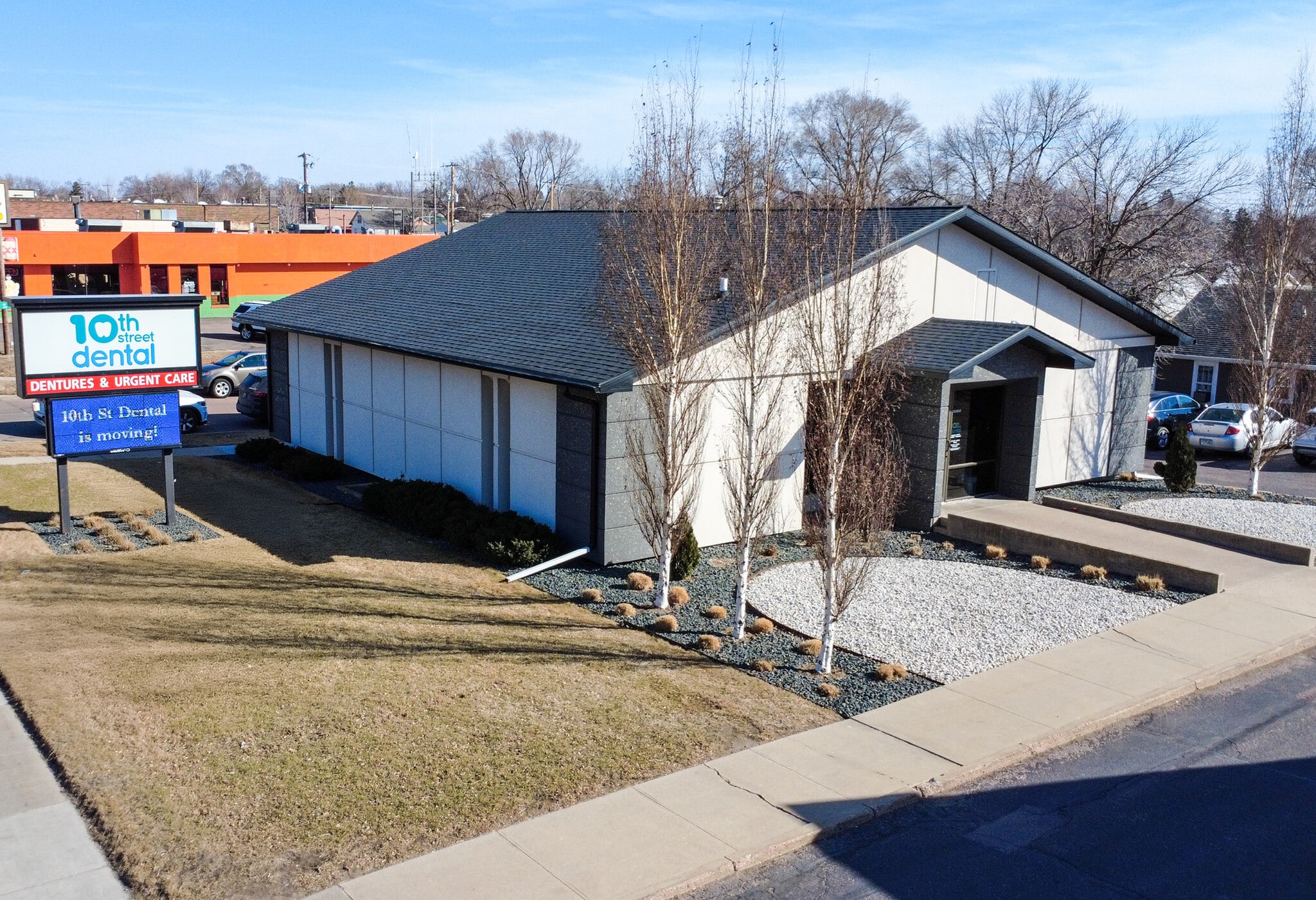 1711 E 10th St, Sioux Falls, SD for sale Primary Photo- Image 1 of 33