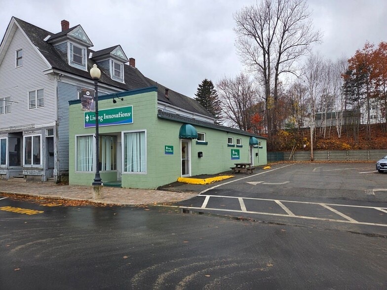 158 Penobscot Ave, Millinocket, ME à vendre - Photo du bâtiment - Image 2 de 5