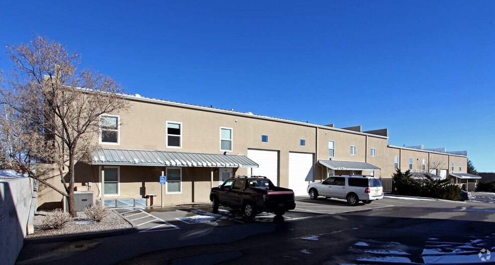 21 Bisbee Ct, Santa Fe, NM à vendre - Photo du bâtiment - Image 3 de 23