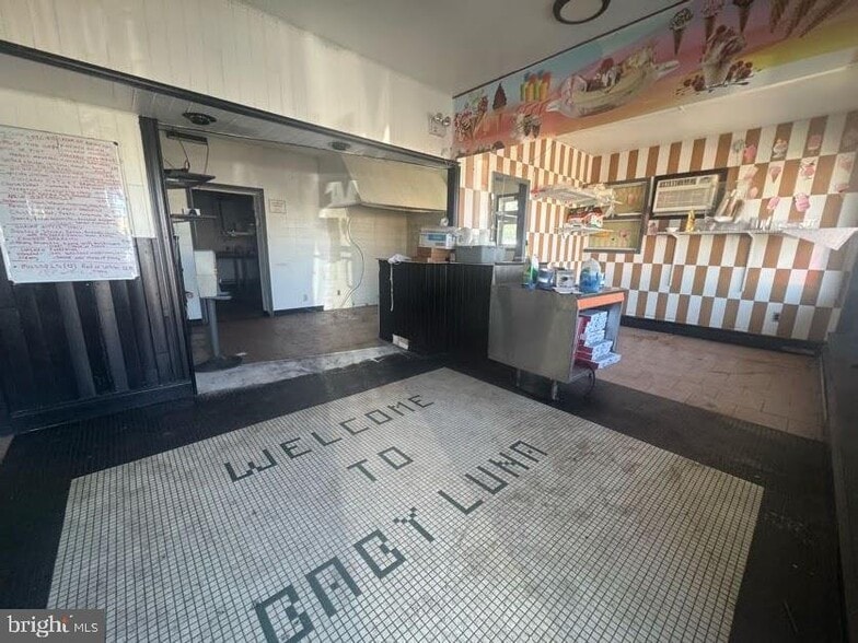 713 Delsea Dr, Westville, NJ for lease - Interior Photo - Image 2 of 9