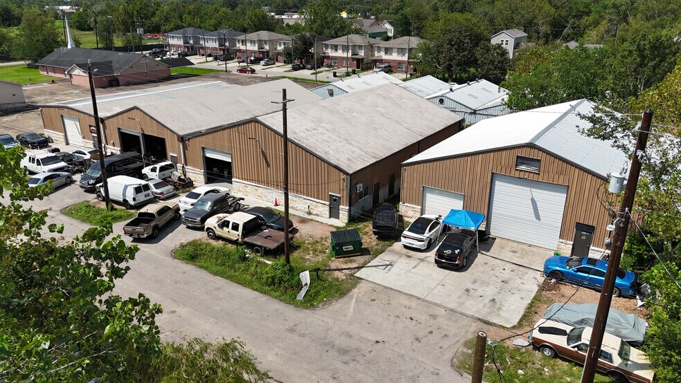 6912 Calhoun Rd, Houston, TX à louer - Photo du bâtiment - Image 2 de 11