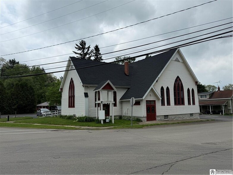 13 Church St, Delevan, NY for sale - Primary Photo - Image 1 of 38