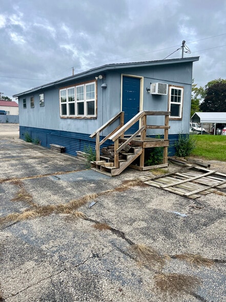 N5106 WI-35, Onalaska, WI à louer - Photo du bâtiment - Image 2 de 12