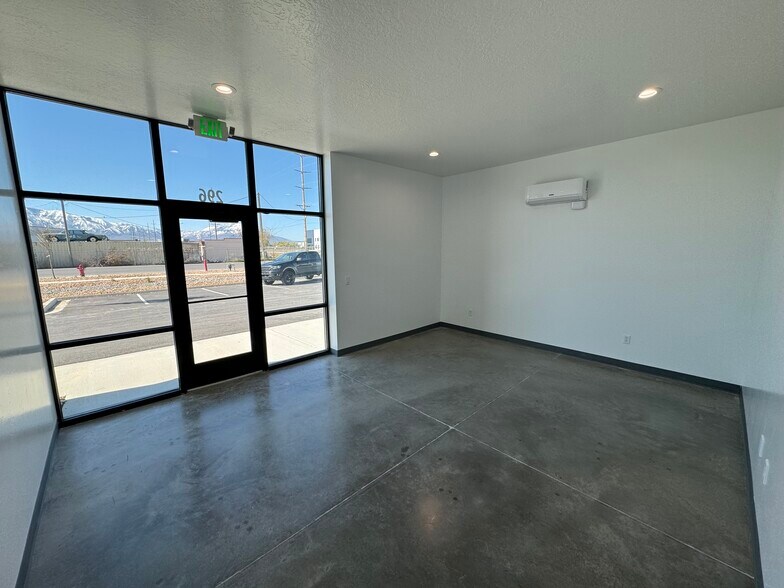 184 West 1400 North, Spanish Fork, UT à louer - Photo du bâtiment - Image 3 de 11