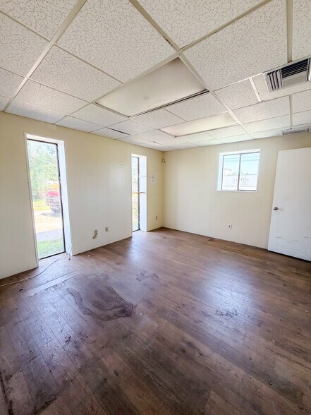 2337 Industrial Dr, Panama City, FL for sale - Interior Photo - Image 3 of 11