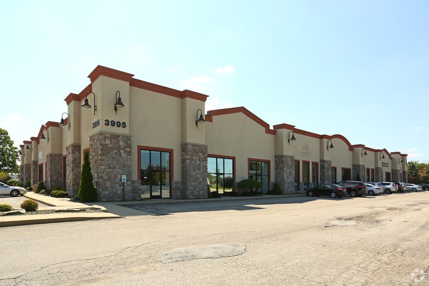 3995 Fashion Square Blvd, Saginaw, MI for lease - Building Photo - Image 3 of 3