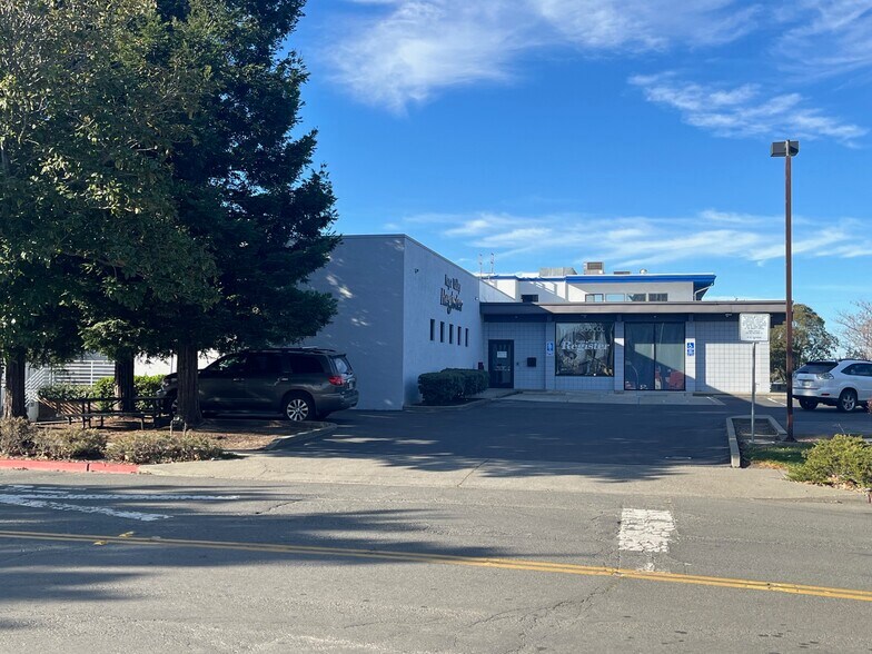 1615 Soscol Ave, Napa, CA à louer - Photo du bâtiment - Image 2 de 14