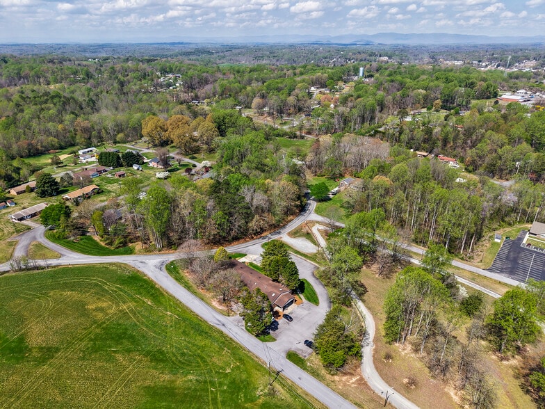 4000 S Swaim Street Ext, Jonesville, NC for sale - Building Photo - Image 3 of 14