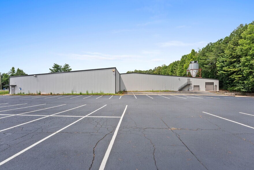 154 Industrial Park Cir, Lawrenceville, GA à louer - Photo du bâtiment - Image 3 de 17