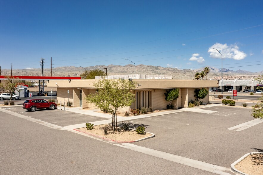 1755 E Lakeside Dr, Bullhead City, AZ à louer - Photo du bâtiment - Image 2 de 110