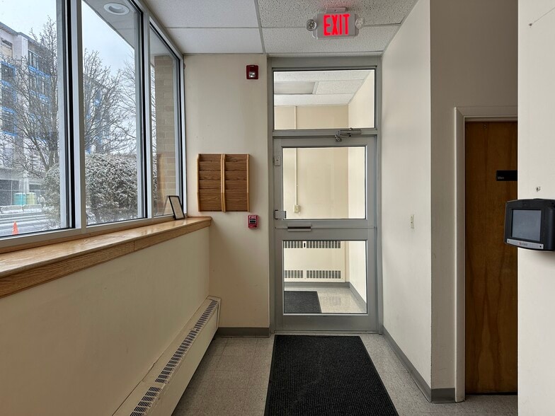 1166 Western Ave, Albany, NY for sale - Lobby - Image 3 of 6