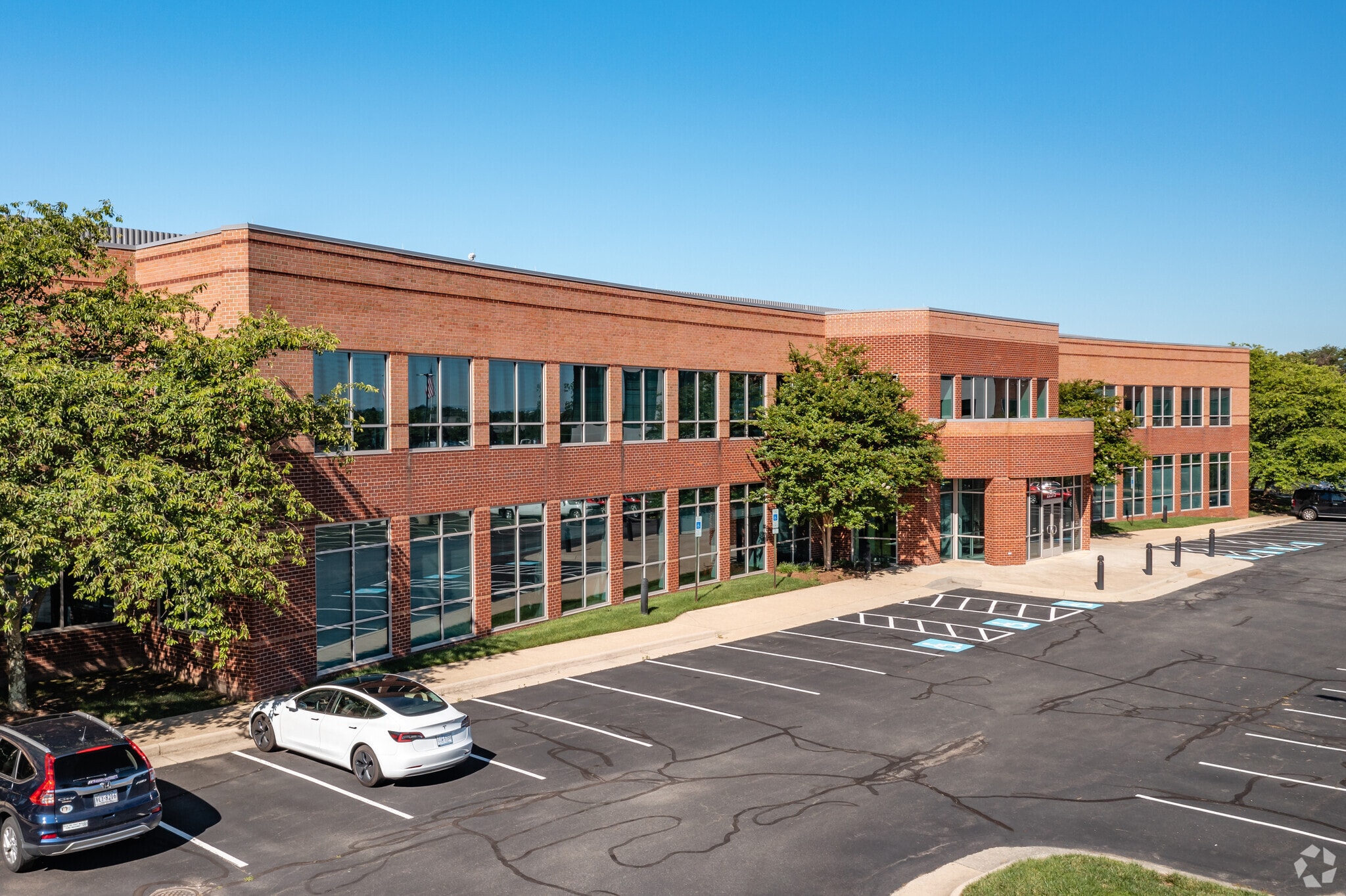 22375 Broderick Dr, Sterling, VA for lease Primary Photo- Image 1 of 33