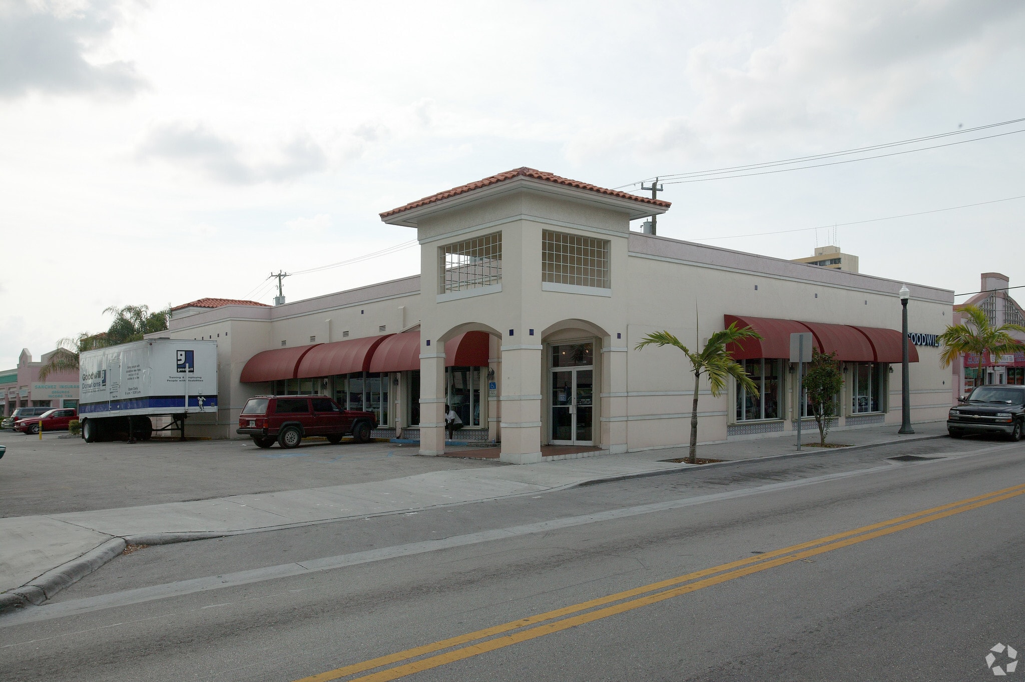 461 Palm Ave, Hialeah, FL for sale Primary Photo- Image 1 of 3