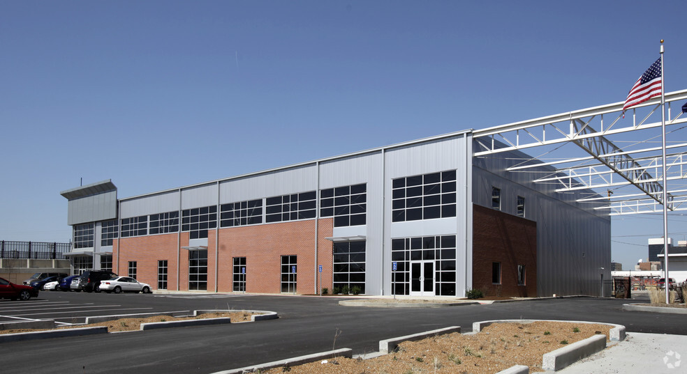 2327 Chouteau Ave, Saint Louis, MO for lease - Primary Photo - Image 1 of 4