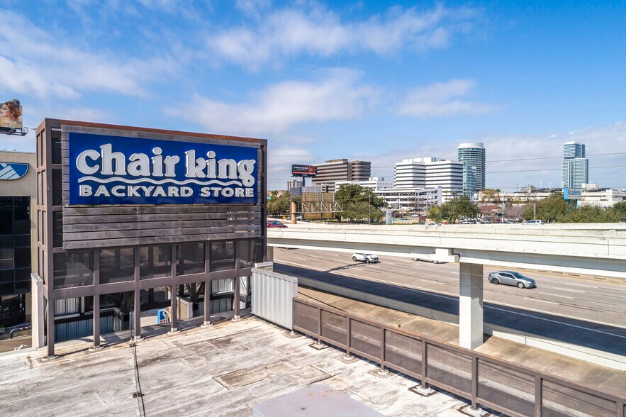 2327 Southwest Fwy, Houston, TX à vendre - Photo du bâtiment - Image 3 de 10