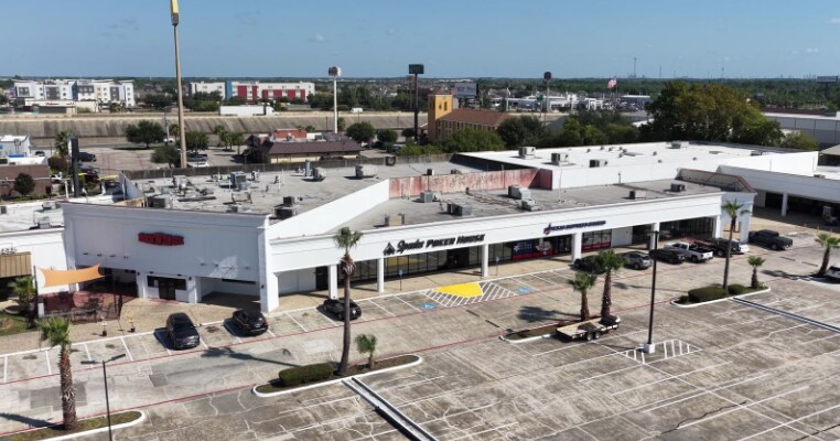 6902-6958 Garth Rd, Baytown, TX à louer - Photo du bâtiment - Image 3 de 6