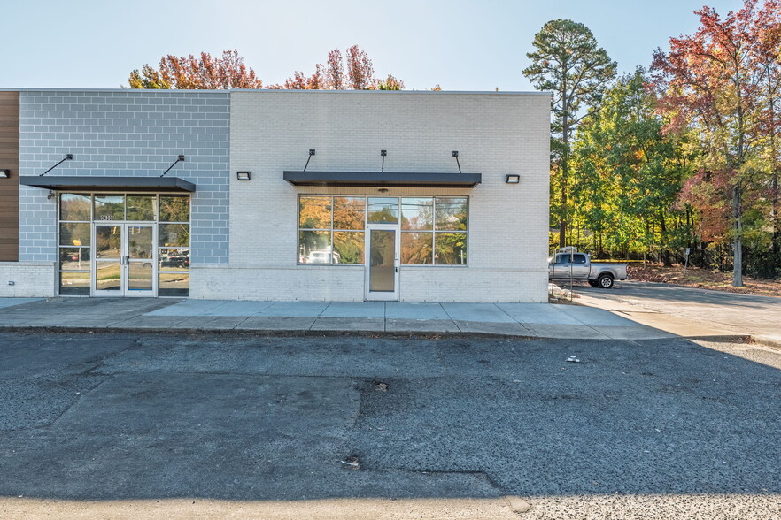 9430 University City Blvd, Charlotte, NC à louer - Photo du bâtiment - Image 3 de 18