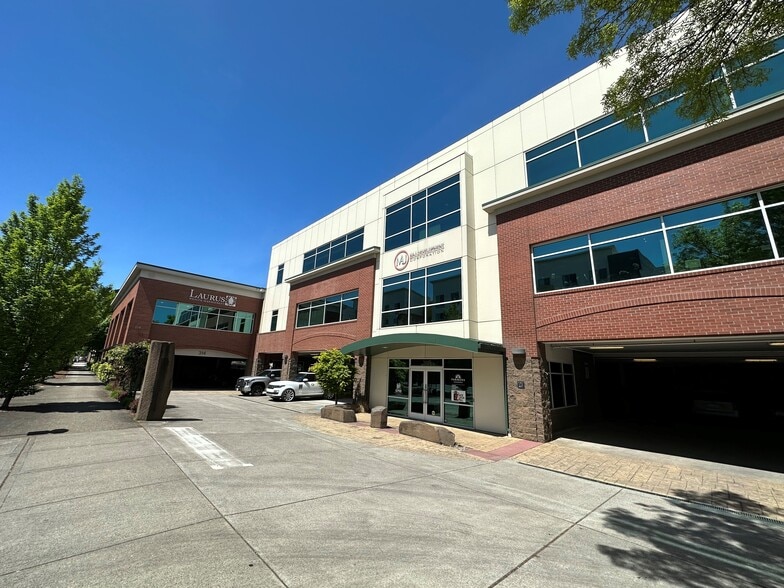 300 W 15th St, Vancouver, WA for lease - Building Photo - Image 2 of 17