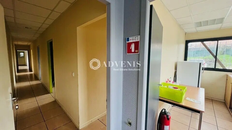 Office in Gradignan for lease - Interior Photo - Image 2 of 10