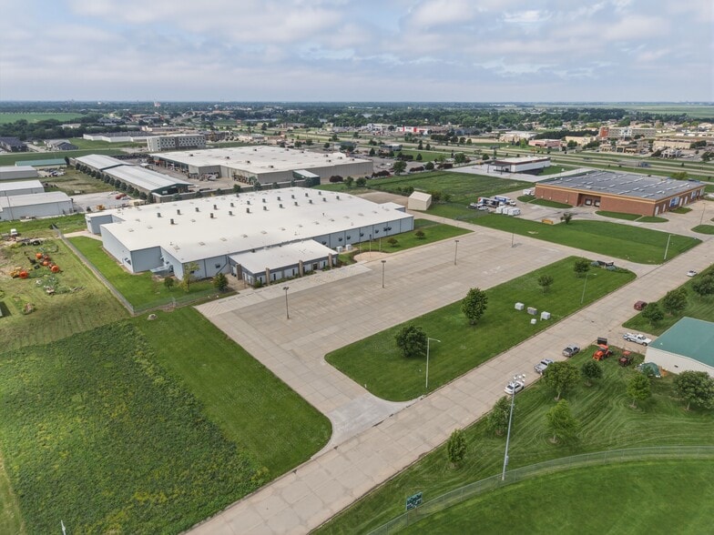300 E 39th St, Hastings, NE for sale - Building Photo - Image 2 of 12