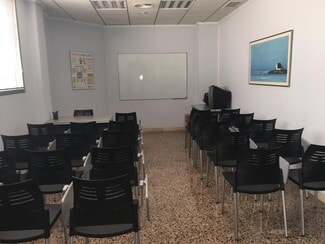 Plus de détails pour Multi-résidentiel à vendre