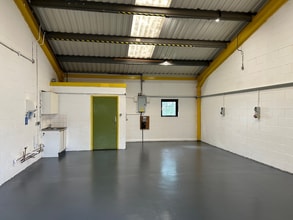 5A-5F Carlisle Rd, Brampton à louer Photo intérieure- Image 1 de 5